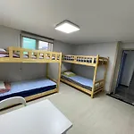 Twin Rabbit Guesthouse
