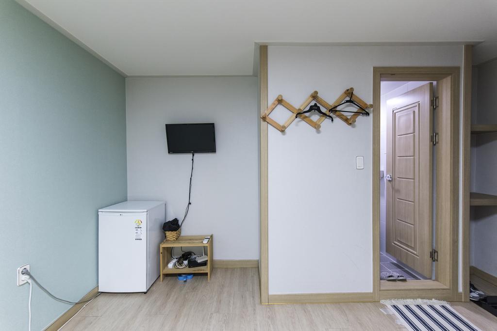 Twin Rabbit Asrama Seoul